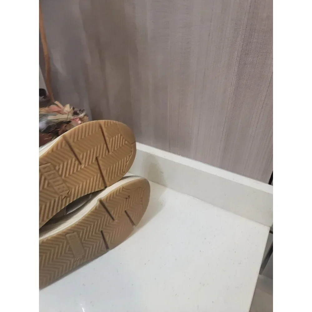 Golden Goose Silver, Cream & Pink Women's Athletic Sneakers - Picture 5 of 10